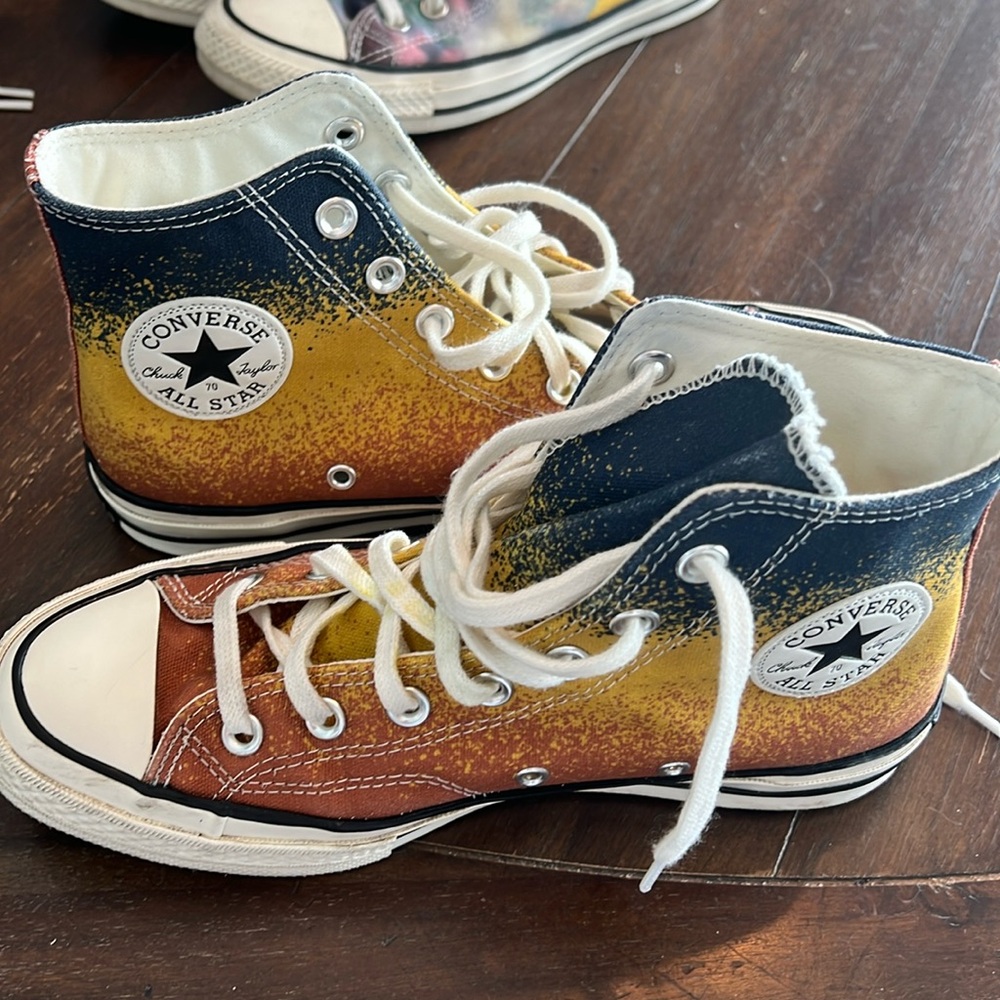 Beautiful like new multi color Converse m/6 w/8